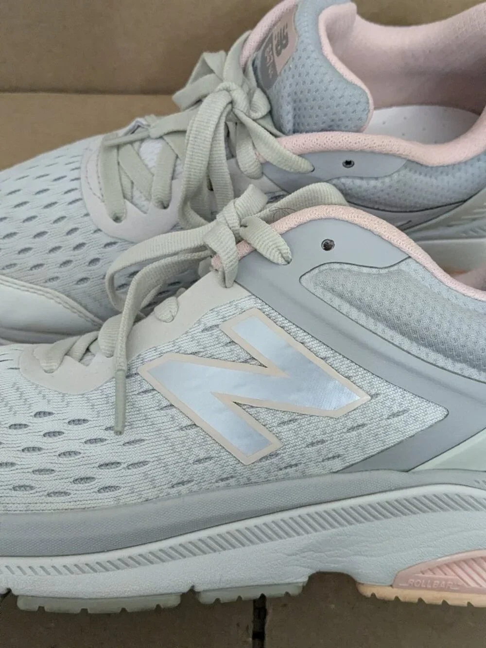 New Balance 847 v4 Walking Shoes Sneakers Women's Size 10.5 Gray Pink Comfort .